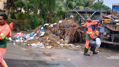 Em dia de chuva, Prefeitura de Manaus remove mais de 20 pontos de descarte irregular de lixo