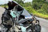 Motorista perde controle na AM-070 e bate em caminhão durante temporal