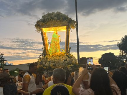 Círio de Nossa Senhora do Carmo abre festejos em Parintins sob chuva e devoção