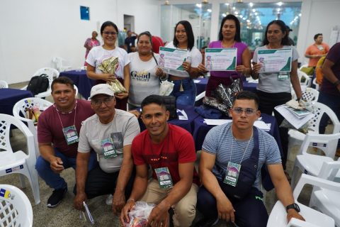 Comunidades do Médio e Alto Solimões planejam defesa de territórios em reunião sobre manejo do pirarucu