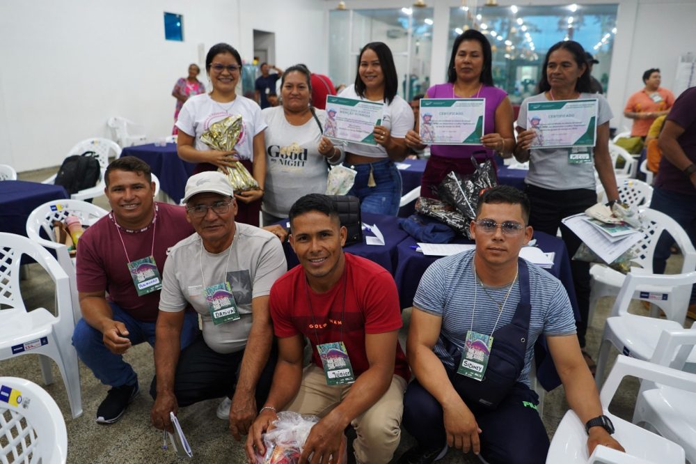 Comunidades do Médio e Alto Solimões planejam defesa de territórios em reunião sobre manejo do pirarucu Comunidades do Médio e Alto Solimões planejam defesa de territórios em reunião sobre manejo do pirarucu