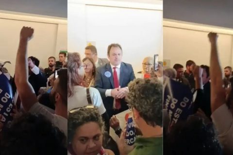 Manifestantes tentam invadir gabinete de Hugo Motta em protesto contra reforma administrativa na Câmara