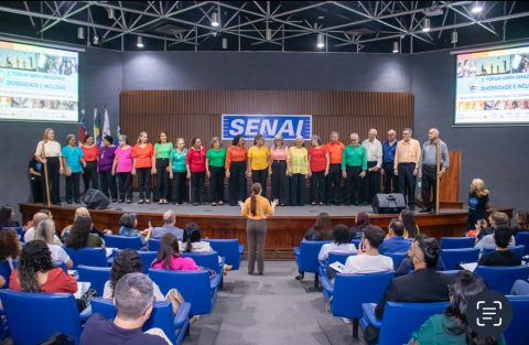 Fórum em Manaus discute inclusão de profissionais 50+ no mercado e combate ao etarismo corporativo