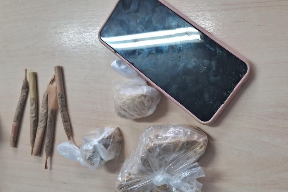 PM do Amazonas encontra drogas escondidas em lixeira na feira da Manaus Moderna