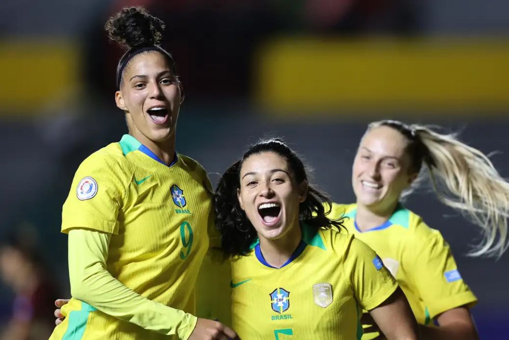 Brasil estreia com vitória por 2x0 na Copa América Feminina Brasil estreia com vitória por 2x0 na Copa América Feminina