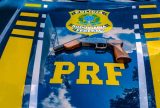 PRF apreende pistola e espingarda durante fiscalizações na BR-174