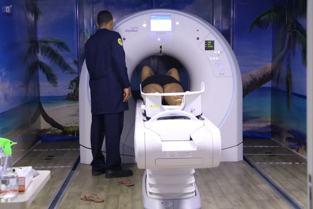 Serviço móvel de tomografia da SES-AM inicia atendimentos em Manacapuru Serviço móvel de tomografia da SES-AM inicia atendimentos em Manacapuru.