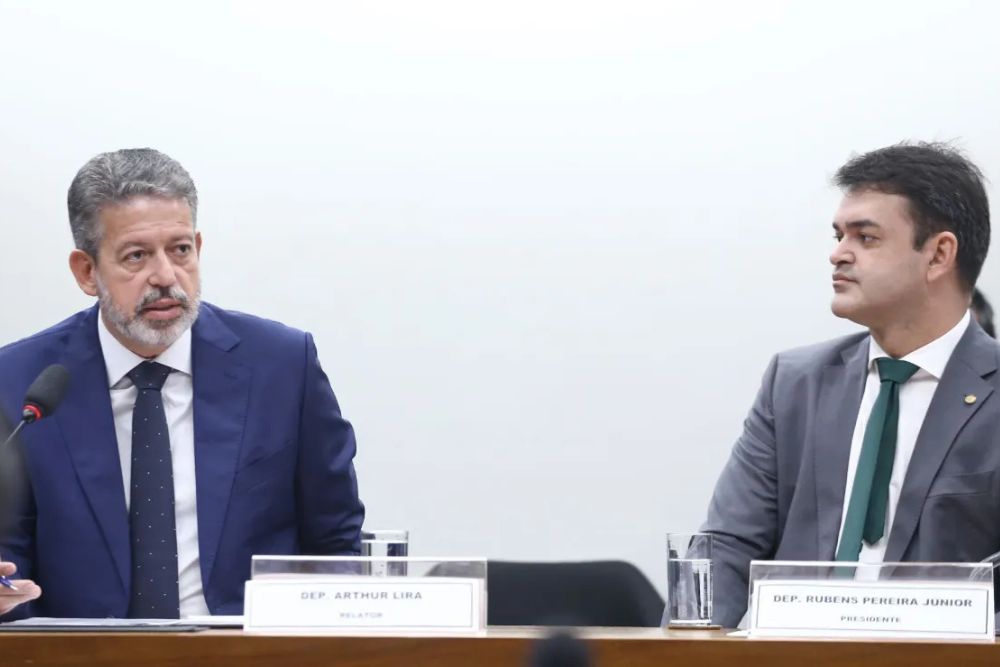 Mudança no IR busca aliviar carga tributária para a classe média e ampliar justiça fiscal no país Mudança no IR busca aliviar carga tributária para a classe média e ampliar justiça fiscal no país.