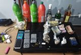 PM do Amazonas detém seis suspeitos de tráfico de drogas, entre eles um adolescente.