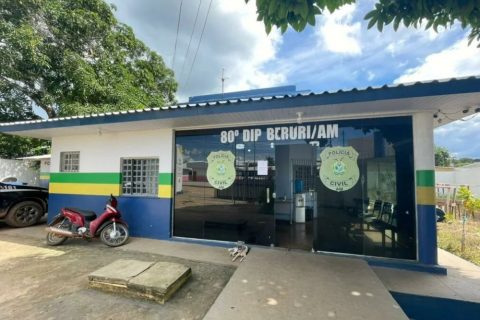 Homem é preso por furto de celular e dinheiro em comércio de Beruri