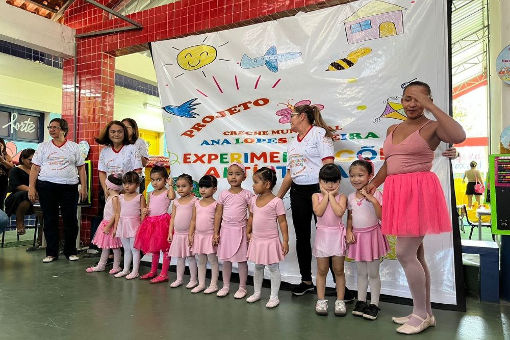 Creche municipal comemora 11 anos com lançamento do projeto artístico ‘Ana Lopes Goods’ Creche municipal comemora 11 anos com lançamento do projeto artístico ‘Ana Lopes Goods’