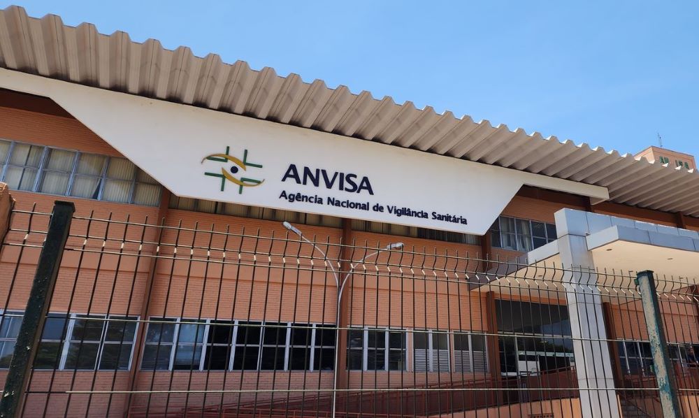 Anvisa apreende lote falso de chá e manda recolher suplementos irregulares