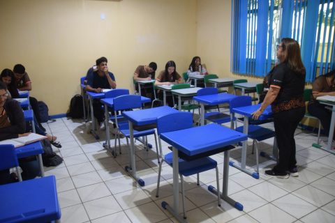 Escola Aldair Kimura retoma cursos de Libras, Inglês, Espanhol e Informática em Parintins
