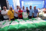 Produtores rurais são beneficiados com entrega de insumos e equipamentos em Autazes