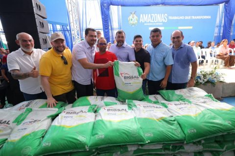 Produtores rurais são beneficiados com entrega de insumos e equipamentos em Autazes