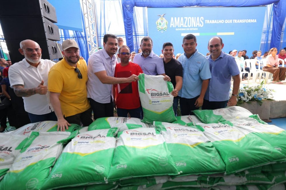 Produtores rurais são beneficiados com entrega de insumos e equipamentos em Autazes Produtores rurais são beneficiados com entrega de insumos e equipamentos em Autazes