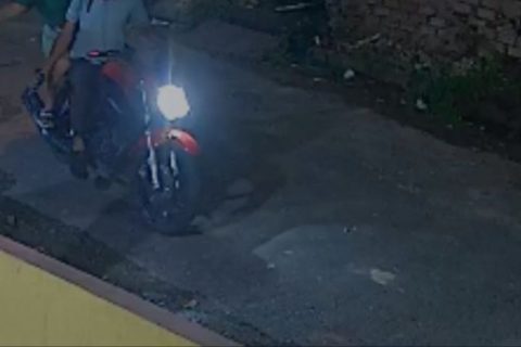 Jovem de 19 anos é vítima de assalto por casal em motocicleta na Zona Leste de Manaus