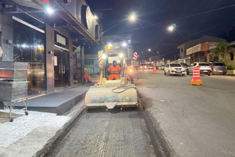 Manaus inicia recapeamento na zona Norte com 250 toneladas de asfalto na rua Hélio Leão