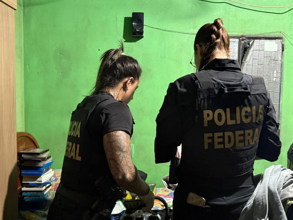 PF prende homem por armazenar e compartilhar pornografia infantil em Manaus PF prende homem por armazenar e compartilhar pornografia infantil em Manaus