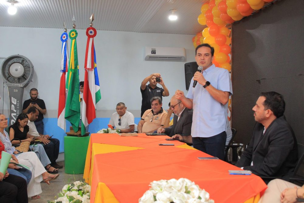 Pavimentação das estradas do Zé Açu promete impulsionar acesso a comunidades rurais de Parintins Pavimentação das estradas do Zé Açu promete impulsionar acesso a comunidades rurais de Parintins