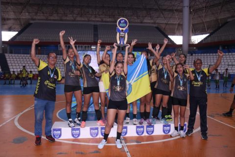 Parintins brilha nos JEAs 2025 com ouro inédito no handebol infantil feminino