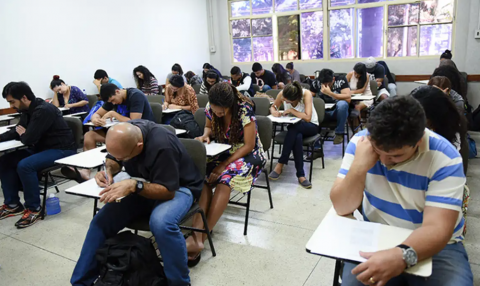 Encceja 2026 abre inscrições até 15 de maio para jovens e adultos