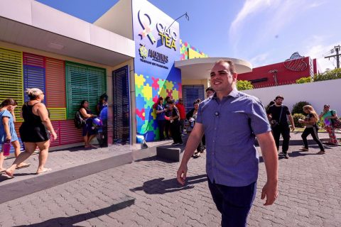 Roberto Cidade comemora entrega do primeiro CAIC exclusivo para crianças com TEA em Manaus