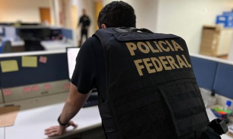 Operação da PF mira funcionários e ex-funcionários da Caixa por fraude ao INSS