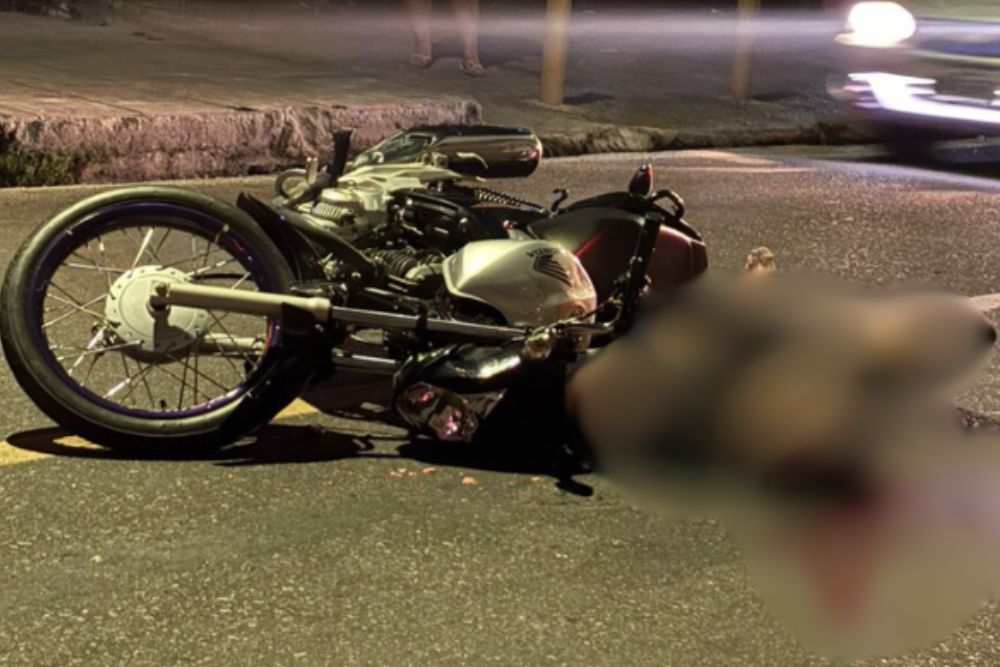 Motociclista morre ap&oacute;s ter cabe&ccedil;a esmagada por &ocirc;nibus no bairro Compensa