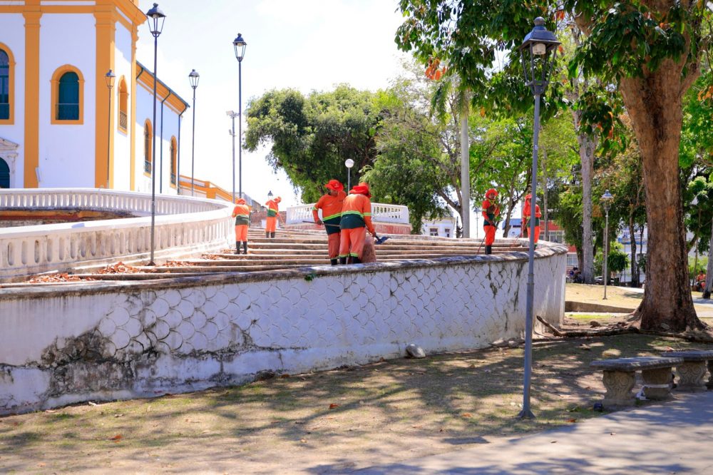 Primeiro dia do ‘Mutirão no Centro’ registra mais de 16 toneladas de lixo recolhidas e sete prisões Primeiro dia do ‘Mutirão no Centro’ registra mais de 16 toneladas de lixo recolhidas e sete prisões