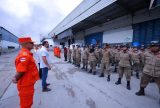 Wilson Lima acompanha ações dos Bombeiros no incêndio em fábricas de Manaus