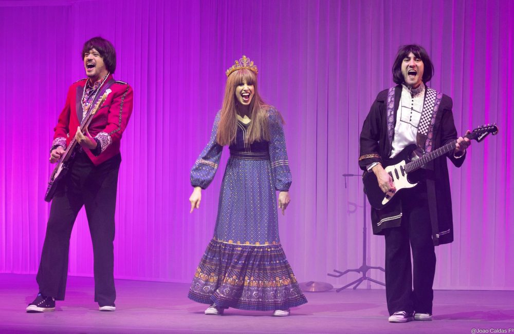 Mostra de Teatro oferece transporte gratuito para espetáculo em homenagem à Rita Lee em Manaus Mostra de Teatro oferece transporte gratuito para espetáculo em homenagem à Rita Lee em Manaus