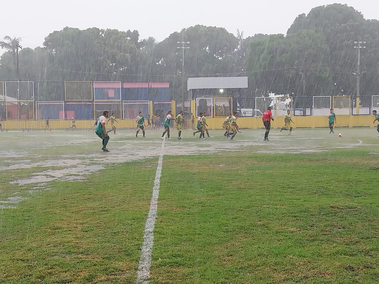 Equilíbrio marca partidas de abertura da Copa da Floresta em Tefé e Amaturá