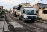 Recapeamento da rua Monte Aimoré é iniciado no bairro Monte das Oliveiras