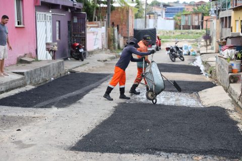 Obras do 'Plano de Verão' recuperam ruas e melhoram mobilidade no bairro Jorge Teixeira