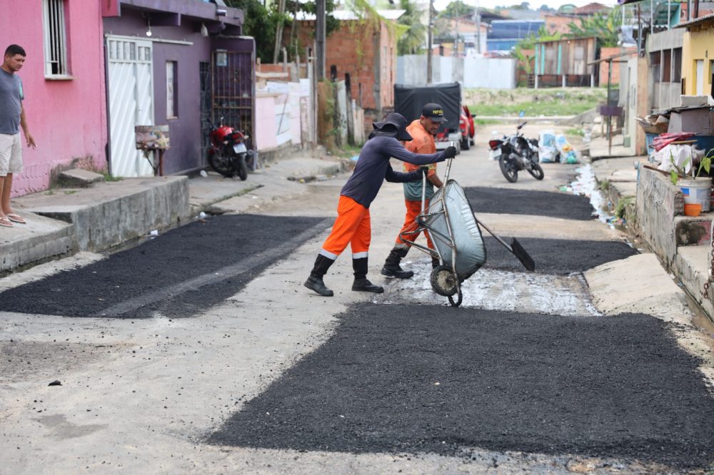 Obras do 'Plano de Ver&atilde;o' recuperam ruas e melhoram mobilidade no bairro Jorge Teixeira