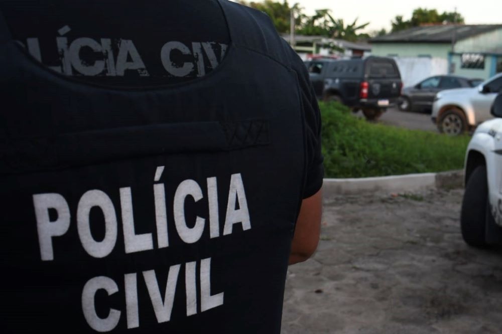 Homem é assassinado a facadas após discussão em praça de Itapiranga Homem é assassinado a facadas após discussão em praça de Itapiranga