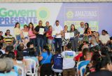 Sect entrega títulos definitivos e atende população sobre regularização fundiária