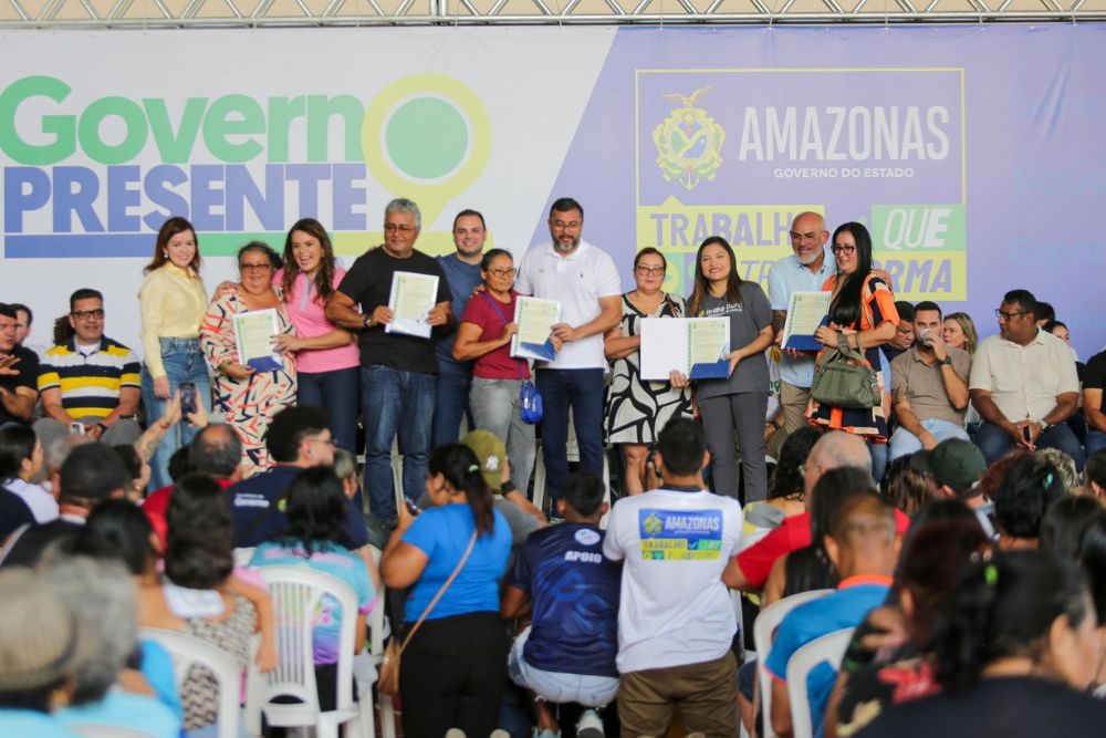 Sect entrega títulos definitivos e atende população sobre regularização fundiária Sect entrega títulos definitivos e atende população sobre regularização fundiária