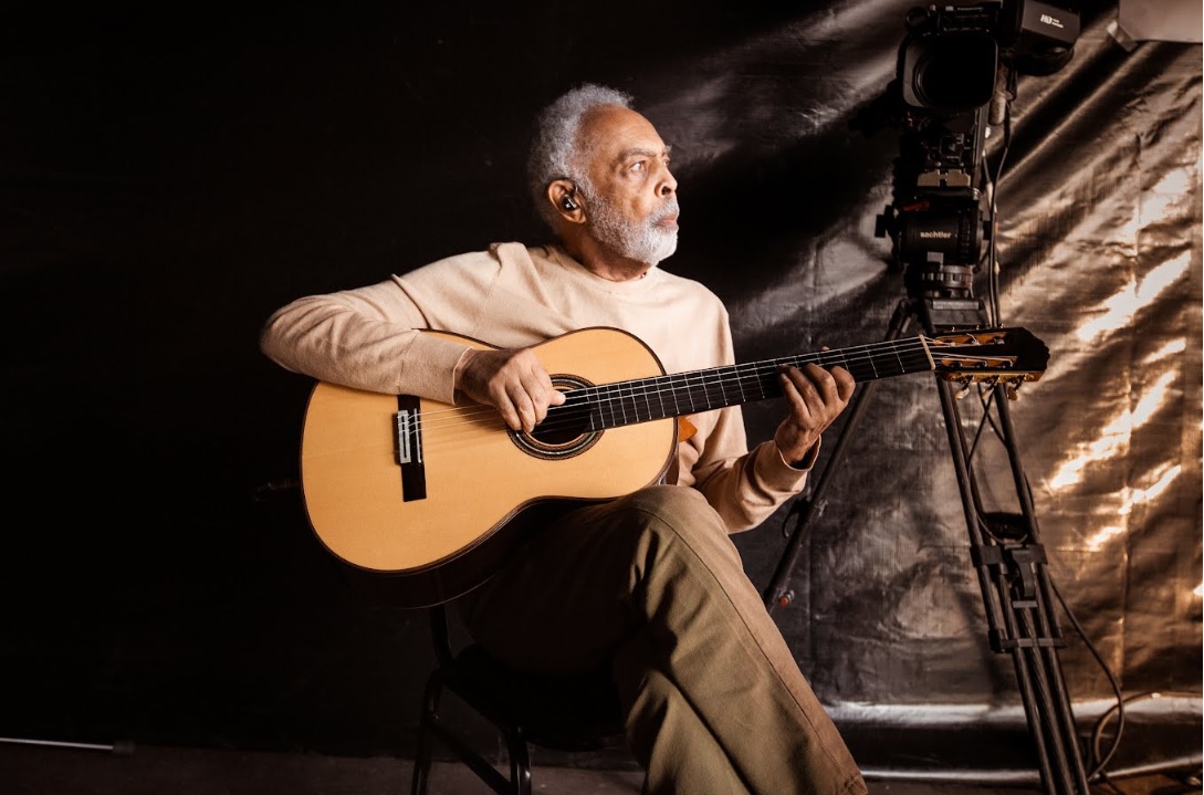 Gilberto Gil retorna aos palcos e emociona p&uacute;blico com homenagem a Preta Gil