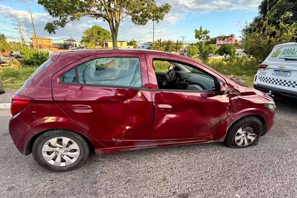 Motociclista morre após ser atingido por carro em cruzamento na Zona Centro-Sul de Manaus Motociclista morre após ser atingido por carro em cruzamento na Zona Centro-Sul de Manaus