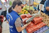 Visa Manaus autua 15 pontos de venda de alimentos durante fiscalização no Centro da cidade