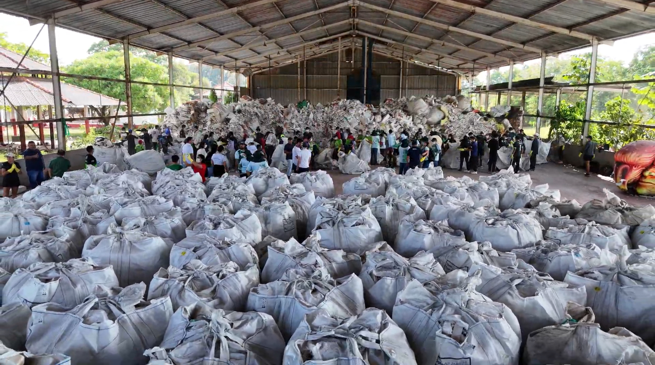 500 big bags de isopor de Parintins chegam a Manaus para destinação definitiva 500 big bags de isopor de Parintins chegam a Manaus para destinação definitiva