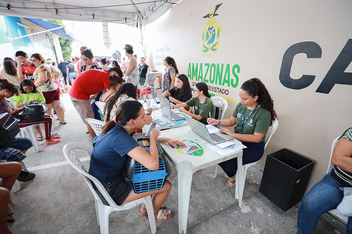 Governo Presente: com serviços estendidos até quarta-feira, o programa realizou mais de 5 mil atendimentos na zona leste Governo Presente: com serviços estendidos até quarta-feira, o programa realizou mais de 5 mil atendimentos na zona leste