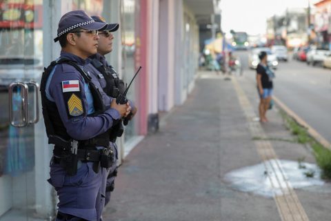Jovem suspeito de tentativa de estupro é espancado por populares em Manaus