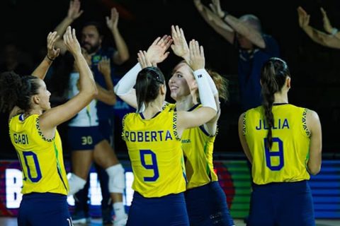 Brasil vence a França e avança para semifinal do Mundial Feminino de Vôlei