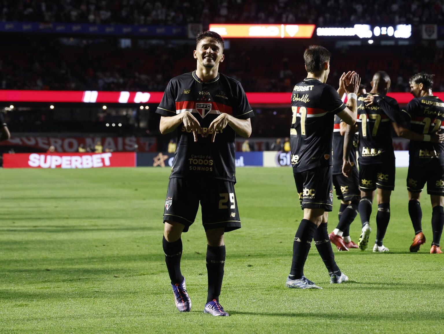 São Paulo supera Atlético-MG no Morumbi e encerra jejum de vitórias no confronto São Paulo supera Atlético-MG no Morumbi e encerra jejum de vitórias no confronto