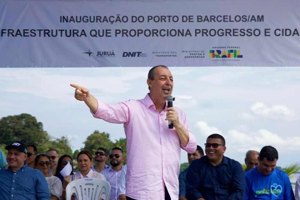 Omar Aziz participa da inauguração do novo porto de Barcelos