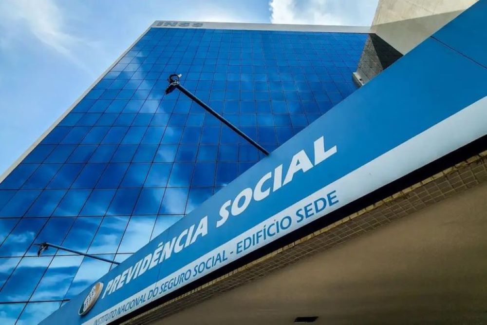 AGU cobra R$ 135 milhões de entidades por descontos fraudulentos em aposentadorias do INSS