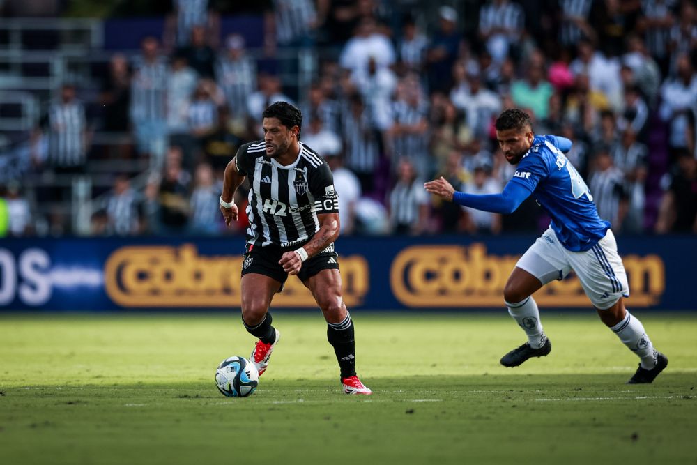 Cruzeiro bate Atl&eacute;tico por 2 a 0 e se aproxima da semifinal da Copa do Brasil